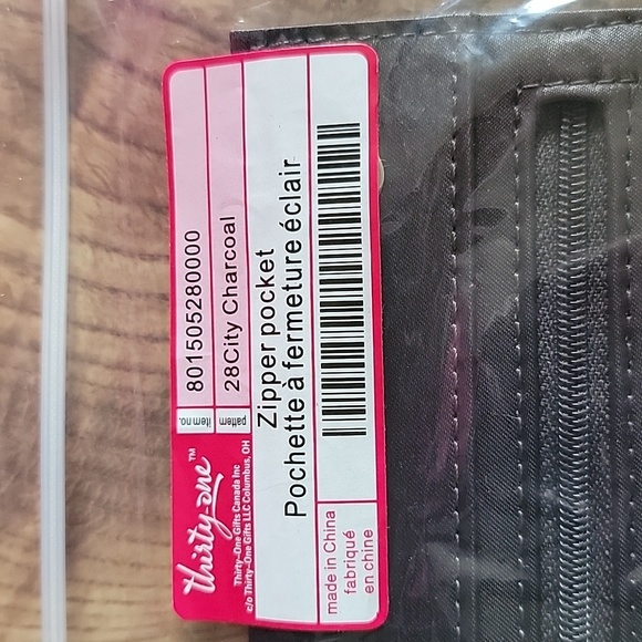 Thirty-One Zipper Pocket - Picture 3 of 4